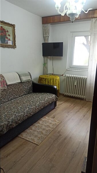 Basarabia, Diham, apartament 3 camere, et. 1, bl. 1981, reabilitat,