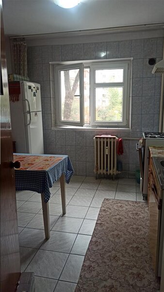 Basarabia, Diham, apartament 3 camere, et. 1, bl. 1981, reabilitat,